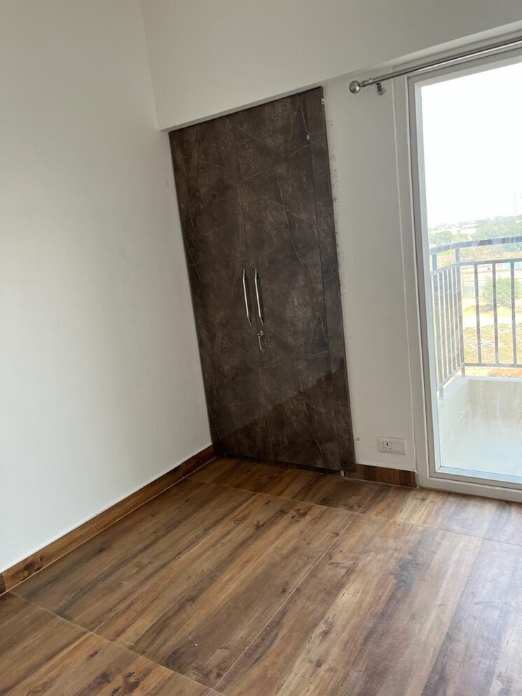 Room, paras-seasons 3 Bedroom 1165 Sq.Ft. Apartment In Sector 168 Noida 7762170