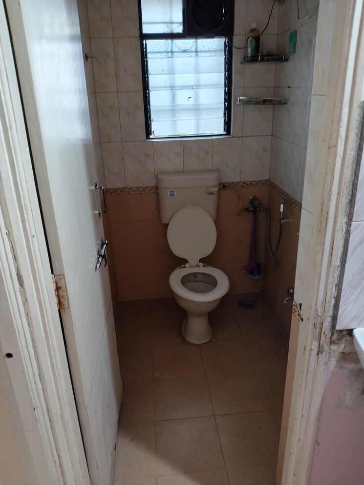 Bathroom, ashwini-palace 1 Bedroom 550 Sq.Ft. Apartment In Wanowrie Pune 7762336