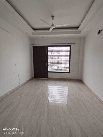 Room in 2 BHK Apartment at Nambiar Millennia, Sarjapur Road – for Sale