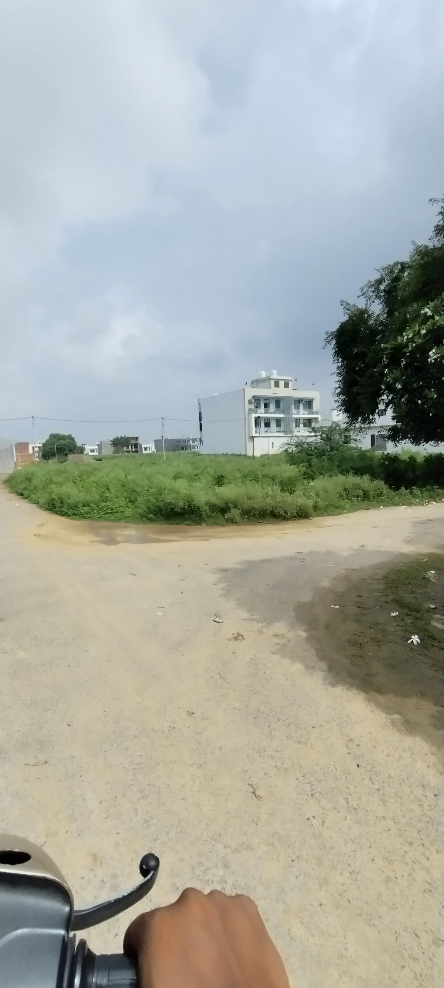 Plot For Sale in PVD Mansarovar Park