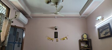 Furnished Amenities in 3.5 BHK Builder Floor at Nai Basti – for Sale