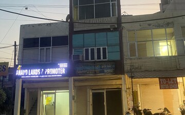 Showroom For Sale in Sector 125