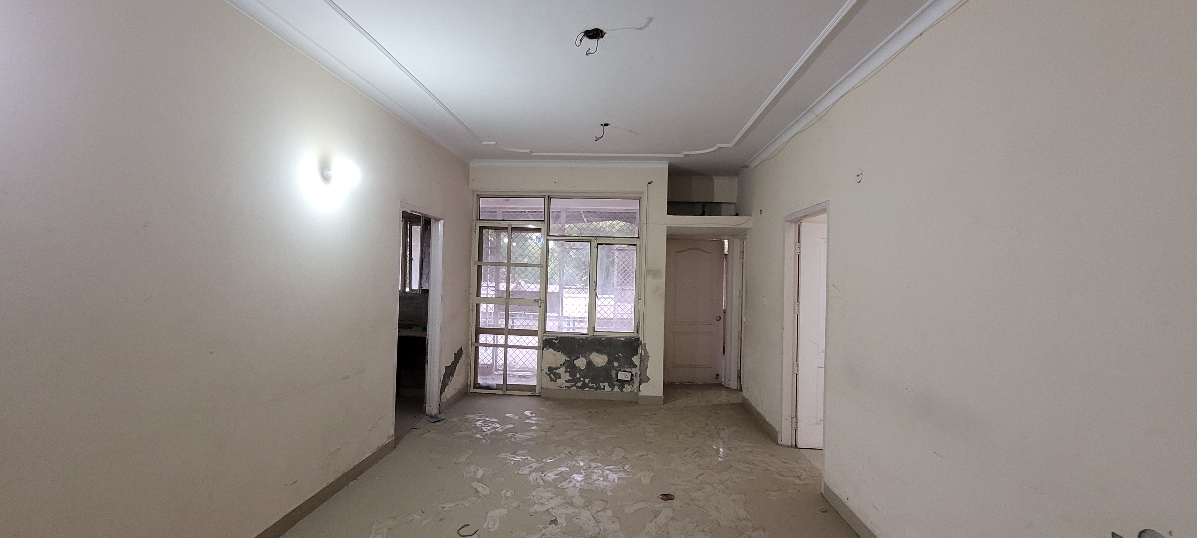 2.5 BHK + Extra Room Apartment For Sale in Antriksh Green Kaushambi