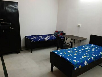 Room in  Pg at Sector 16 – for Rent