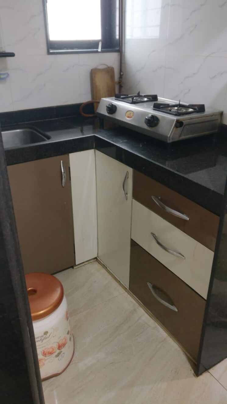 Kitchen, shree-vinayak-society 1 Bedroom 450 Sq.Ft. Apartment In Vile Parle East Mumbai 7762874