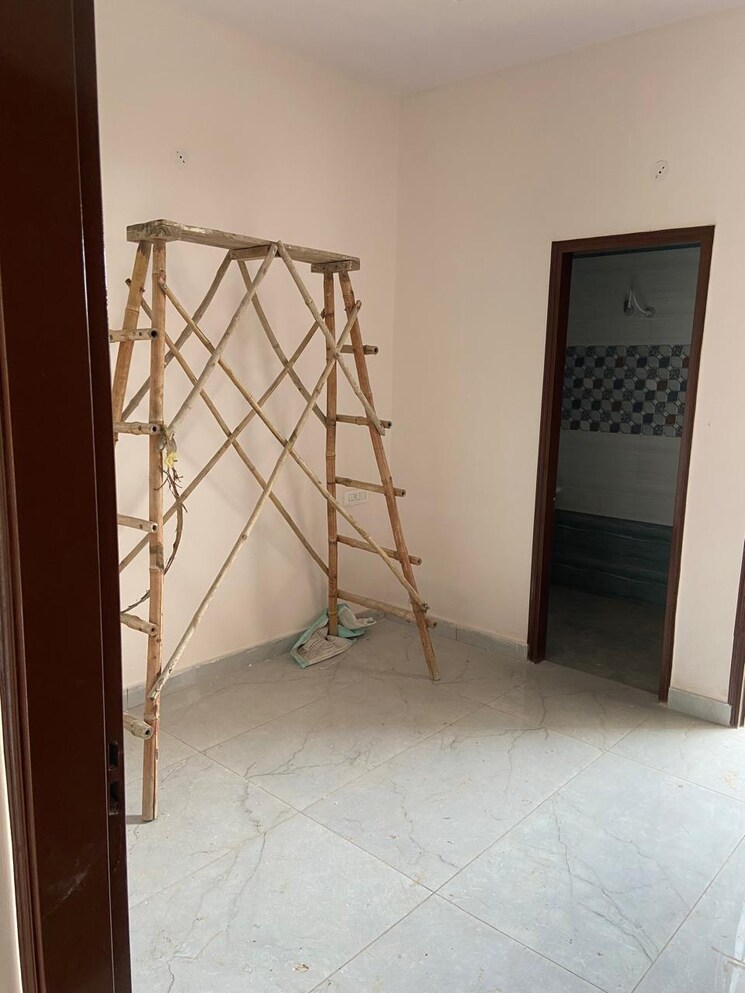 Room, kharar landran road 2 Bedroom 100 Sq.Yd. Apartment In Kharar Landran Road Mohali 7763025