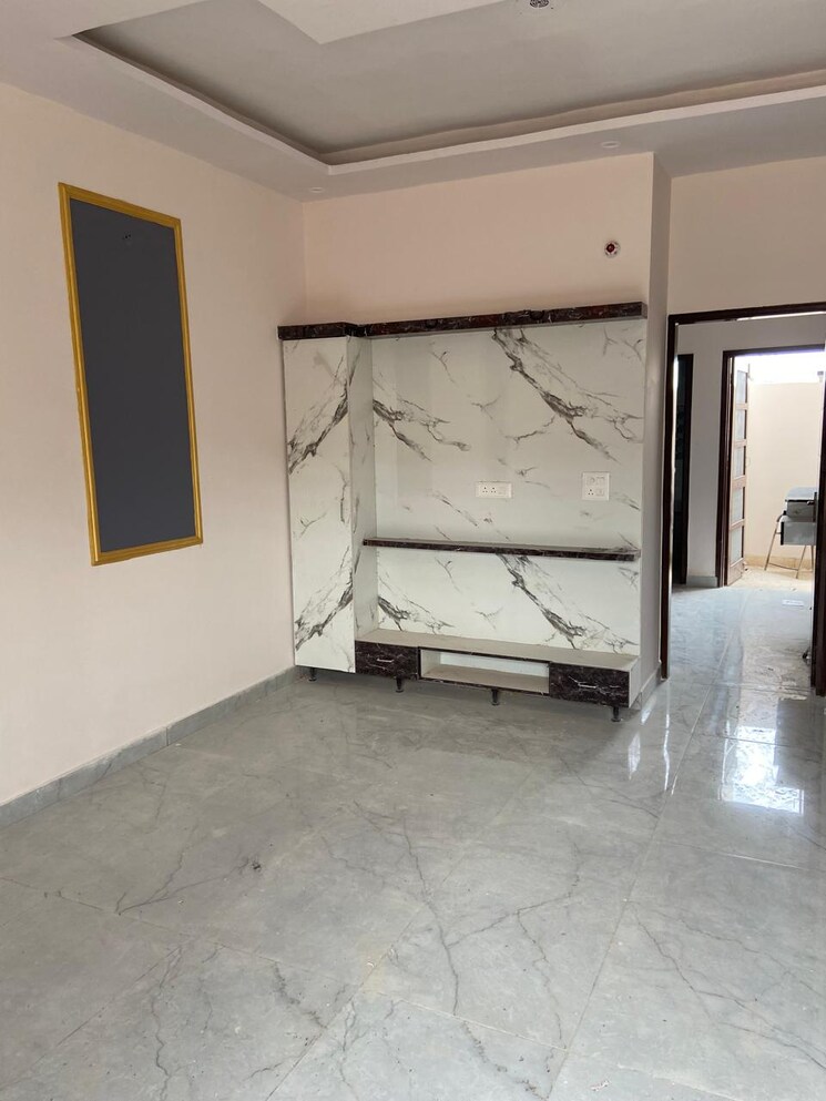 Room, kharar landran road 2 Bedroom 100 Sq.Yd. Apartment In Kharar Landran Road Mohali 7763025