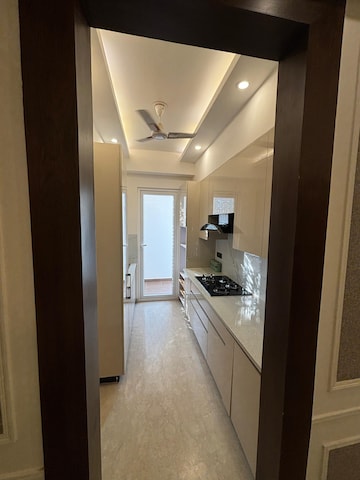 Building Lobby in 3.5 BHK Builder Floor at Raj One Good Earth, Sector 71 – for Sale