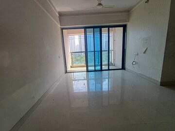 Room in 3 BHK Apartment at Devashree Park, Kolshet Road – for Sale