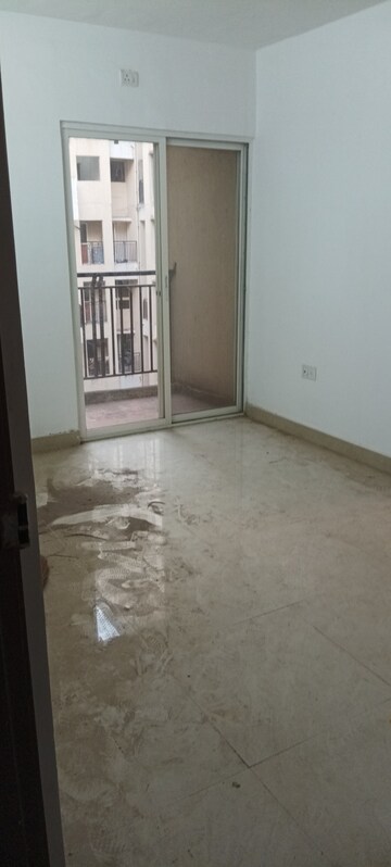 Room in 1 BHK Apartment at DB Realty Orchid Ozone, Dahisar East – for Sale