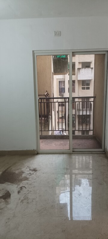 Room in 1 BHK Apartment at DB Realty Orchid Ozone, Dahisar East – for Sale