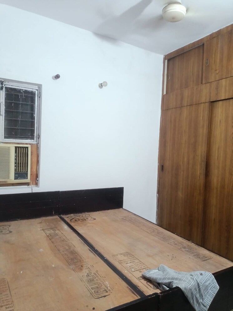 Room, rwa-apartments-sector-51 3 Bedroom 112 Sq.Mt. Independent House In Sector 51 Noida 7763496