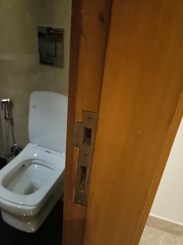 Furnished Amenities in 4 BHK Builder Floor at Vasant Kunj – for Sale