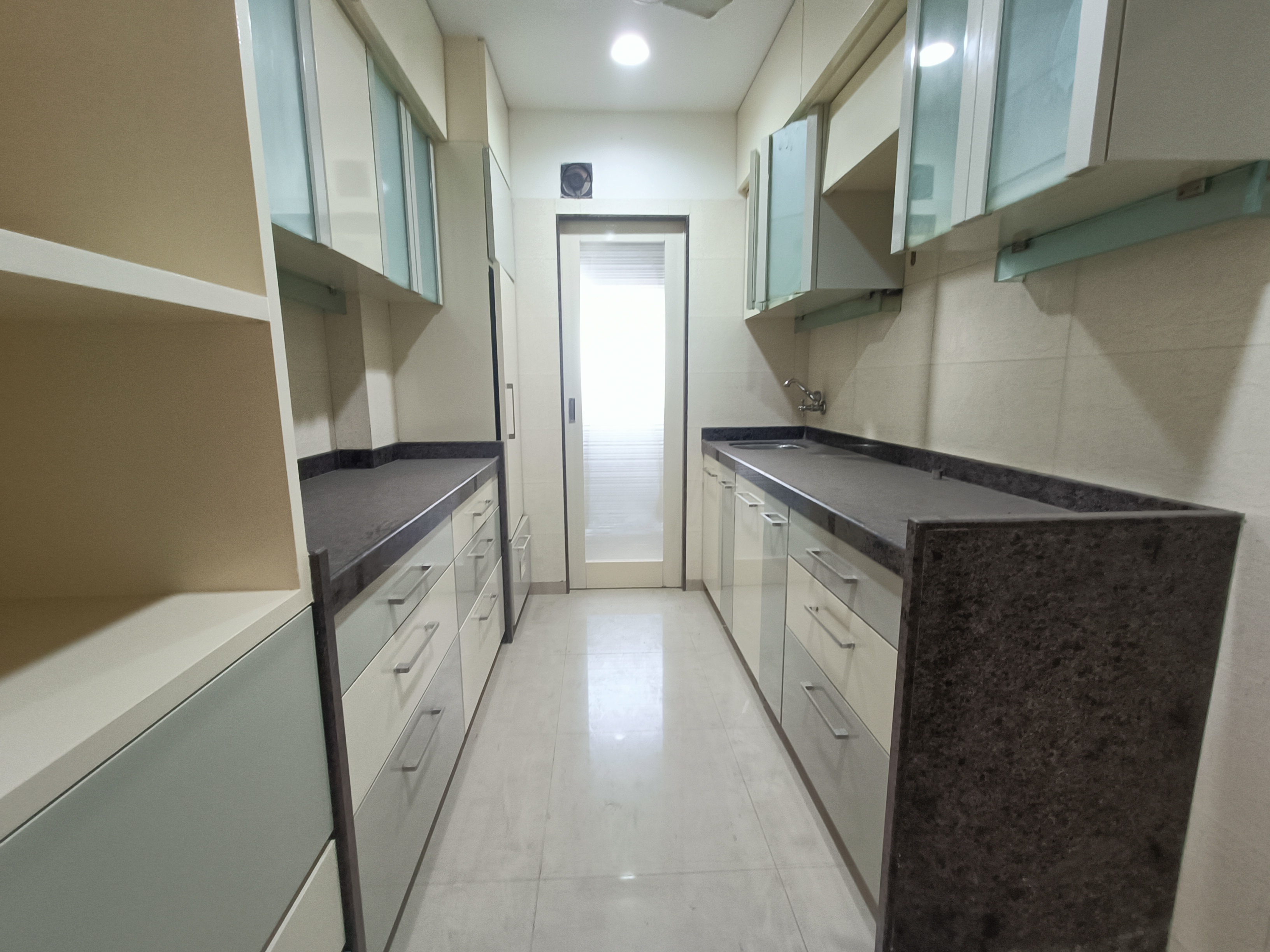 2 BHK + Extra Room Apartment For Sale in Pallavi Chhaya CHS
