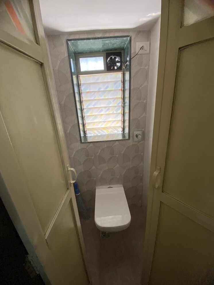 Bathroom, bandra-lourdes-haven-chs 2 Bedroom 800 Sq.Ft. Apartment In Khar West Mumbai 7763832
