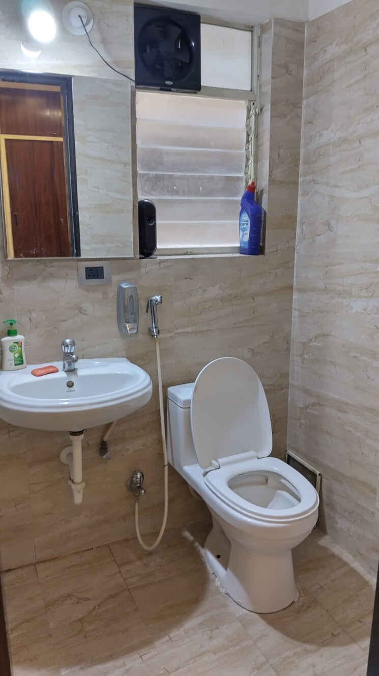 Bathroom, rachana-bella-casa 2 Bedroom 1000 Sq.Ft. Apartment In Baner Pune 7763977