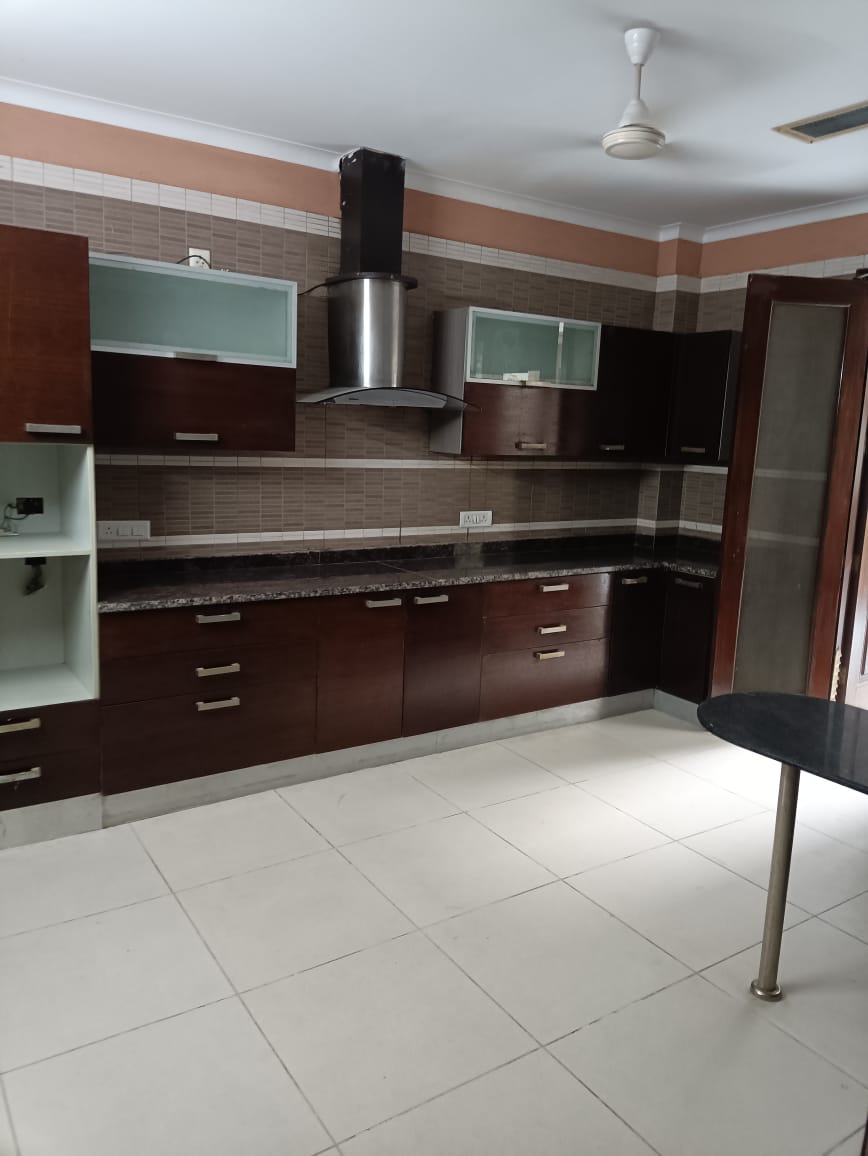 4 BHK + Servant Room Apartment For Sale in Unitech Harmony