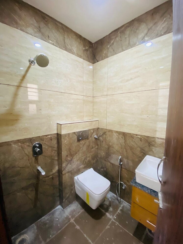 Bathroom, sector 123 3 Bedroom 130 Sq.Yd. Apartment In Sector 123 Mohali 7764497