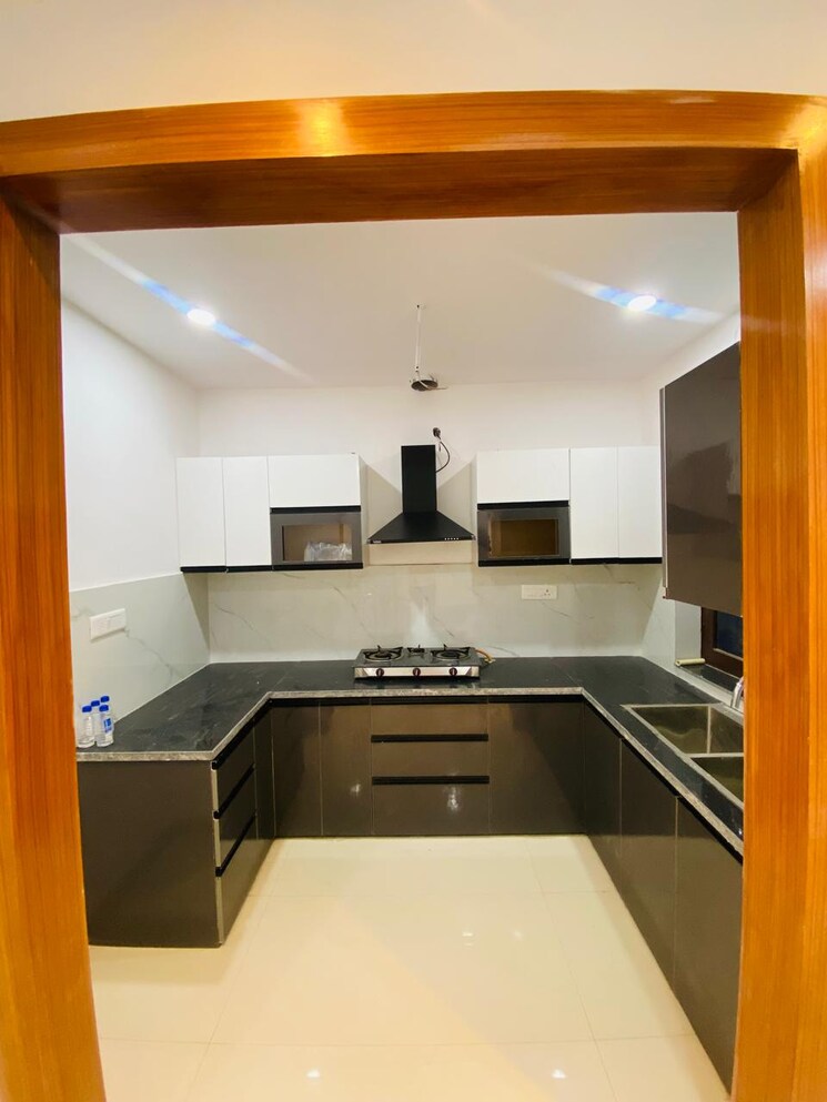 Kitchen, sector 123 3 Bedroom 130 Sq.Yd. Apartment In Sector 123 Mohali 7764497