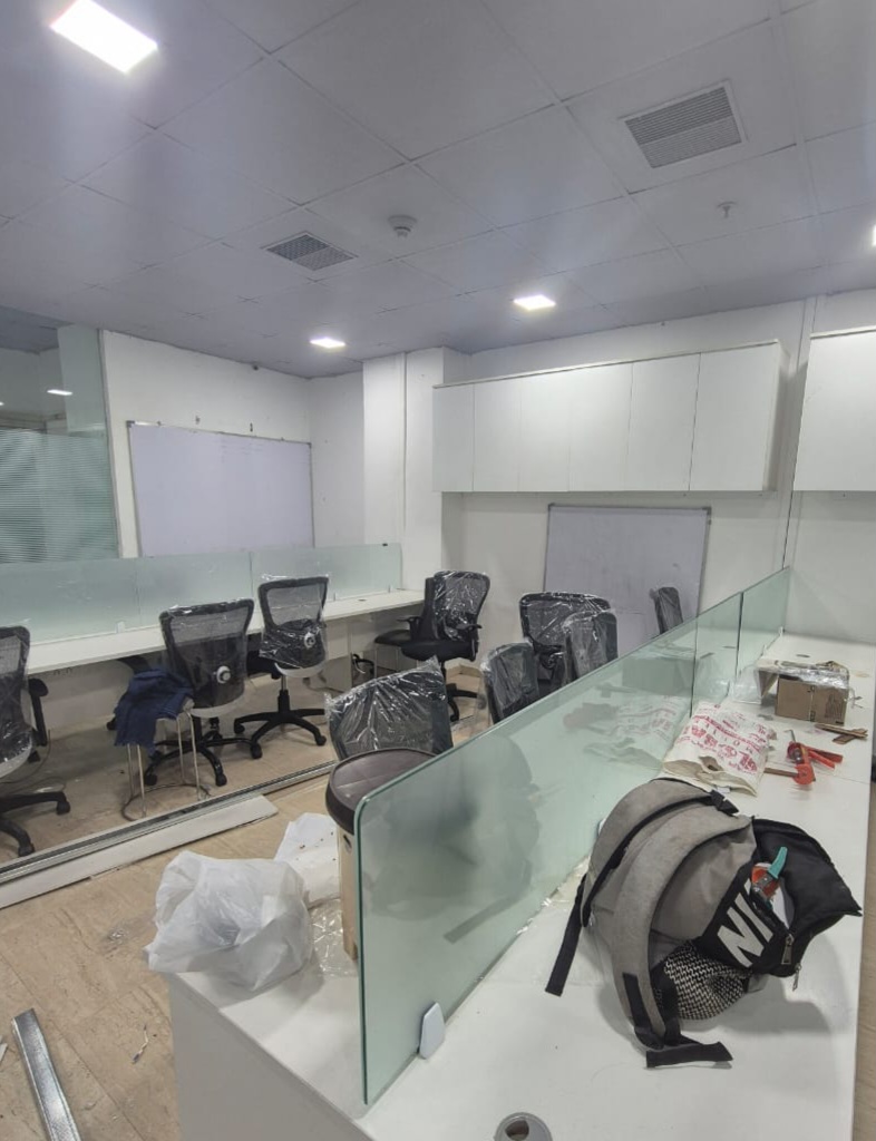 Commercial Office Space 400 Sq.Ft. For Rent in Vile Parle East Mumbai  7764520