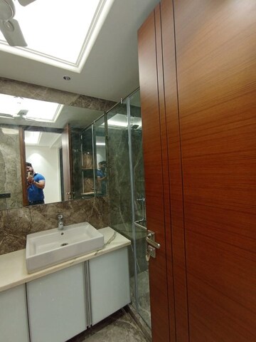 Bathroom in 3 BHK Builder Floor at East Patel Nagar – for Rent