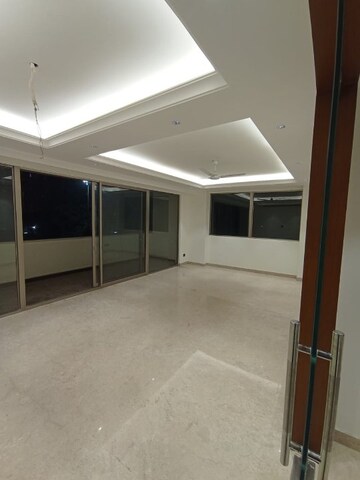 Room in 3 BHK Builder Floor at East Patel Nagar – for Rent