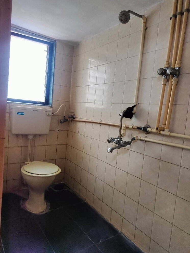 Bathroom, ic colony 2 Bedroom 756 Sq.Ft. Apartment In Ic Colony Mumbai 7764816