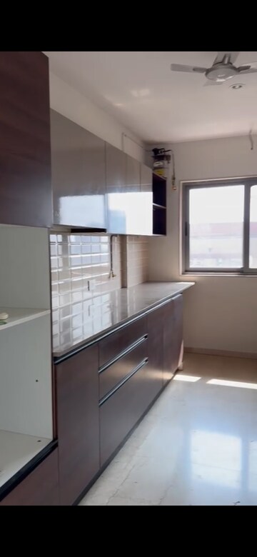 रेसिडेंशियल फ्लैट वर्ग फुट फॉर रेंट इन बांद्रा वेस्ट मुंबई  7764997