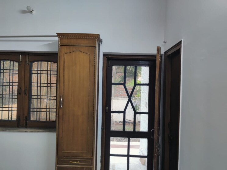 Room, jakhan rajpur road 3 Bedroom 1900 Sq.Ft. Villa In JakhaN Rajpur Road Dehradun 7765229