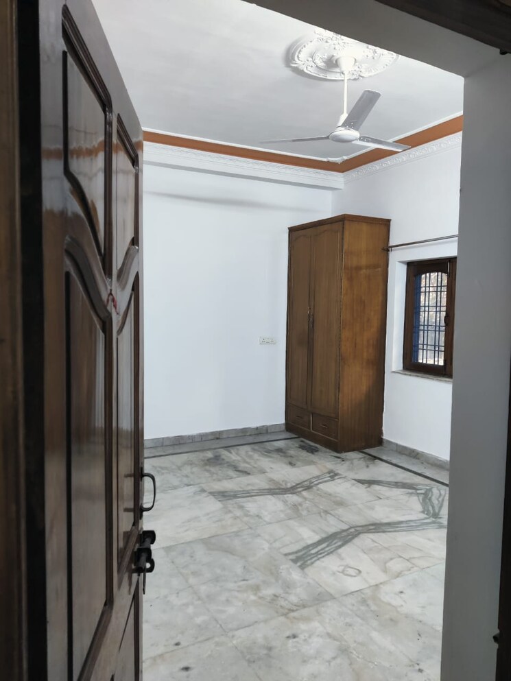 Room, jakhan rajpur road 3 Bedroom 1900 Sq.Ft. Villa In JakhaN Rajpur Road Dehradun 7765229
