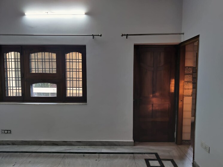 Room, jakhan rajpur road 3 Bedroom 1900 Sq.Ft. Villa In JakhaN Rajpur Road Dehradun 7765229
