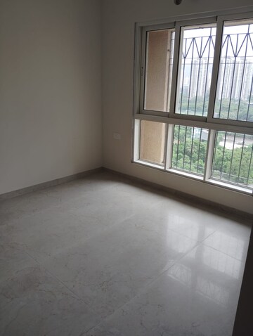 Room in 2 BHK Apartment at Piramal Vaikunth, Balkum Pada – for Sale