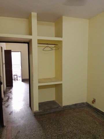 1 BHK Builder Floor For Rent in Sector 19