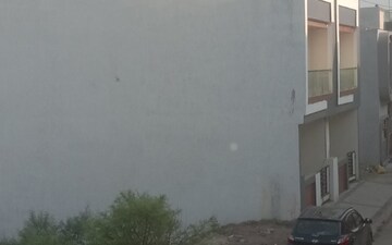 Plot For Sale in Devguradia
