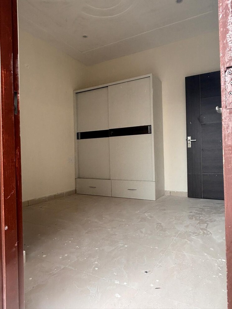 Room, dera bassi 2 Bedroom 110 Sq.Yd. Builder Floor In Dera Bassi Mohali 7765552