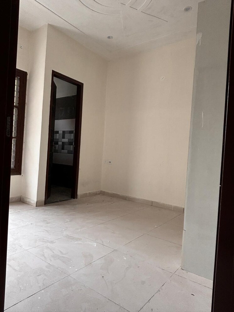 Room, dera bassi 2 Bedroom 110 Sq.Yd. Builder Floor In Dera Bassi Mohali 7765552