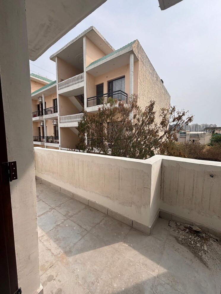 Balcony, dera bassi 2 Bedroom 110 Sq.Yd. Builder Floor In Dera Bassi Mohali 7765552