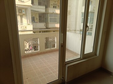 Room in 3 BHK Apartment at Spr Imperial Estate, Sector 82 – for Sale