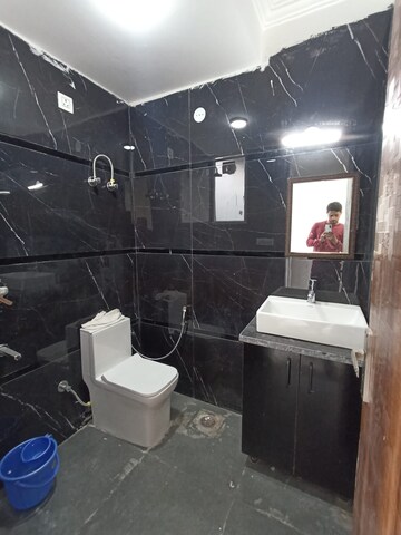 Master Bedroom in 3 BHK Builder Floor at Chattarpur – for Sale