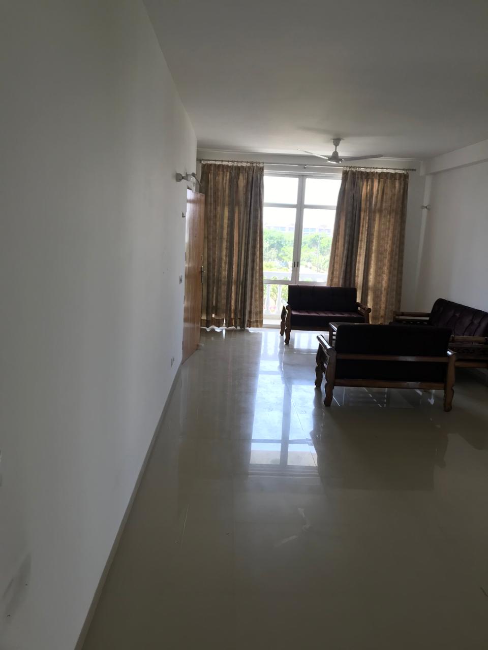 3 BHK + Servant Room Builder Floor For Sale in DLF Central Square