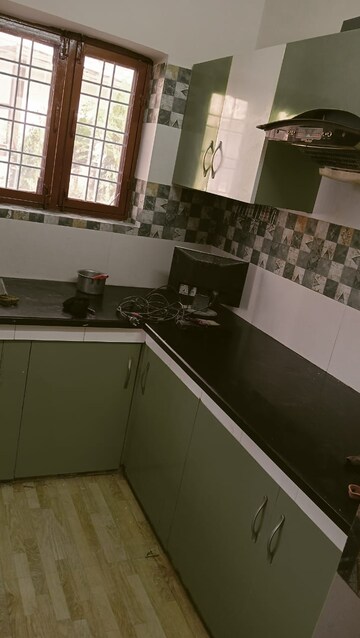 रेसिडेंशियल घर वर्ग फुट फॉर रेंट इन बन्जरावाला देहरादून  7765903