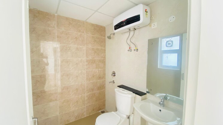 Bathroom, omaxe-new-chandigarh 3 Bedroom 2000 Sq.Ft. Apartment In North Mullanpur Chandigarh 7765950