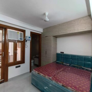 रेसिडेंशियल बिल्डर फ्लोर वर्ग फुट फॉर रेंट इन सेक्टर 38 गुड़गांव  7766030