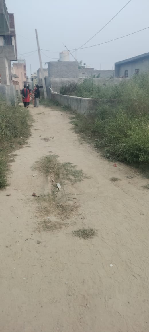 Plot For Sale in Vasant Enclave