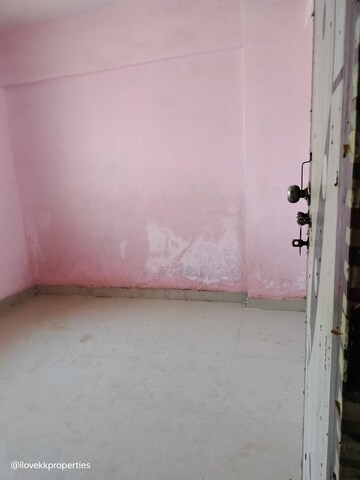 Room in 1 BHK Apartment at Chandika Park Apartment, Naigaon East – for Sale
