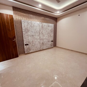Room in 4 BHK Builder Floor at Ansal API Esencia, Sector 67 – for Sale