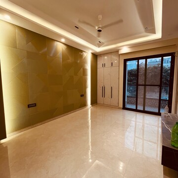 Room in 4 BHK Builder Floor at Ansal API Esencia, Sector 67 – for Sale