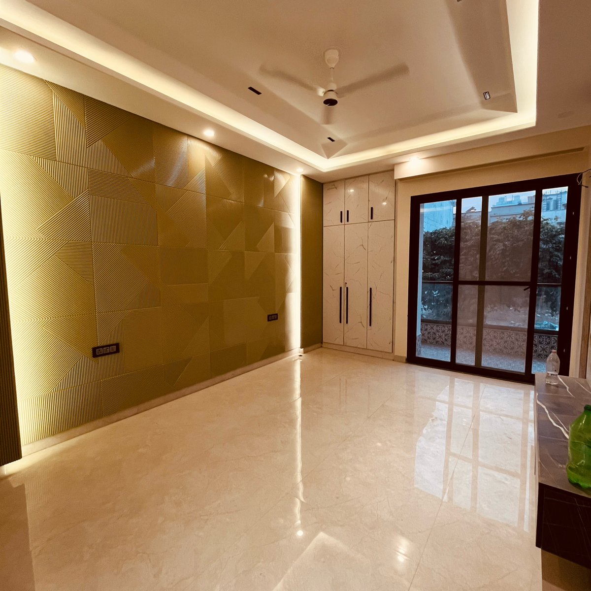 4 BHK + Pooja Room,Servant Room Builder Floor For Sale in Sushant Lok 2