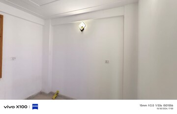 Room in 2 BHK Apartment at Shaheen Bagh – for Sale