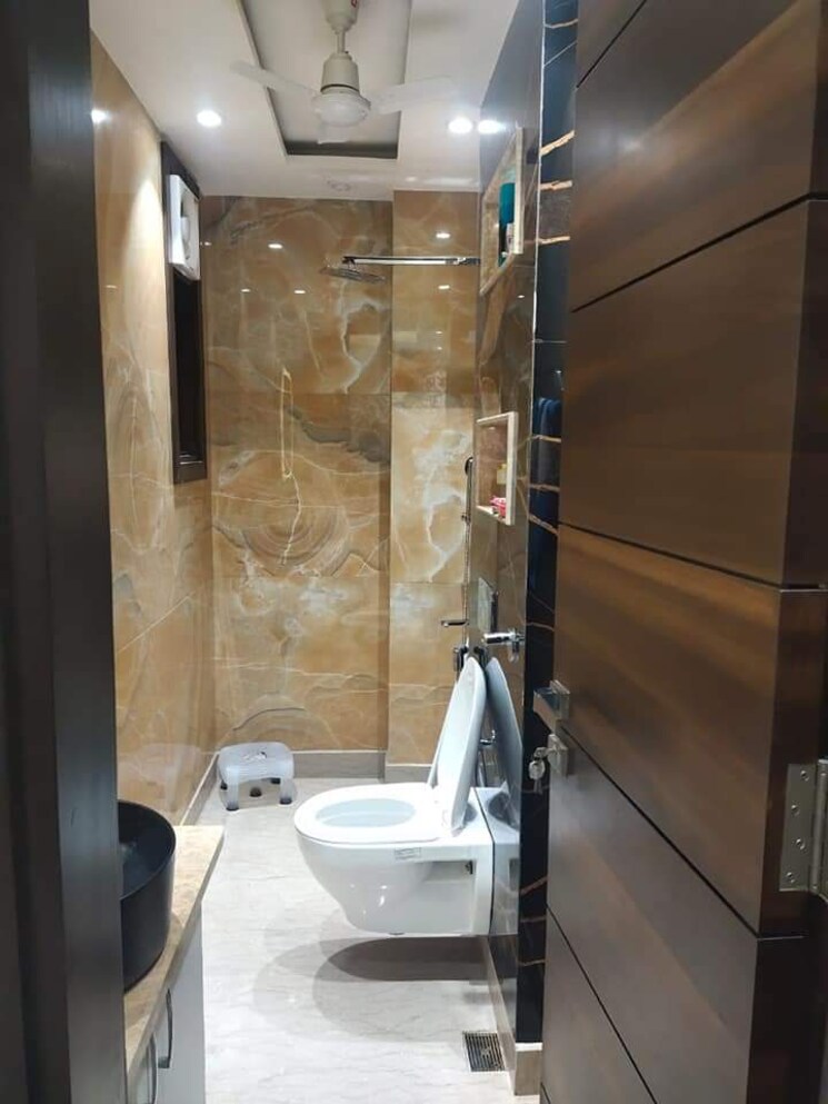 Bathroom, pitampura 6 Bedroom 150 Sq.Yd. Independent House In Pitampura Delhi 7767179